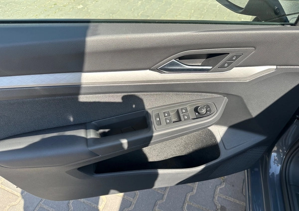 Volkswagen Golf cena 49900 przebieg: 33000, rok produkcji 2023 z Września małe 254